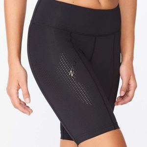 🏃🏻‍♀️ 2XU Compression Short-MOVING SALE